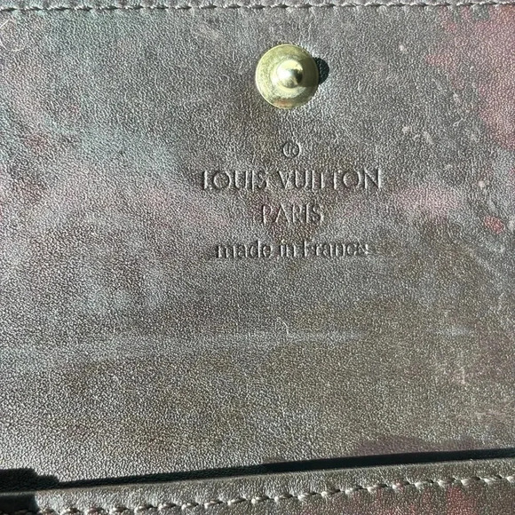 Authentic Louis Vuitton Vernis 4 Key holder. Burgundy wine color. - Picture 4 of 7